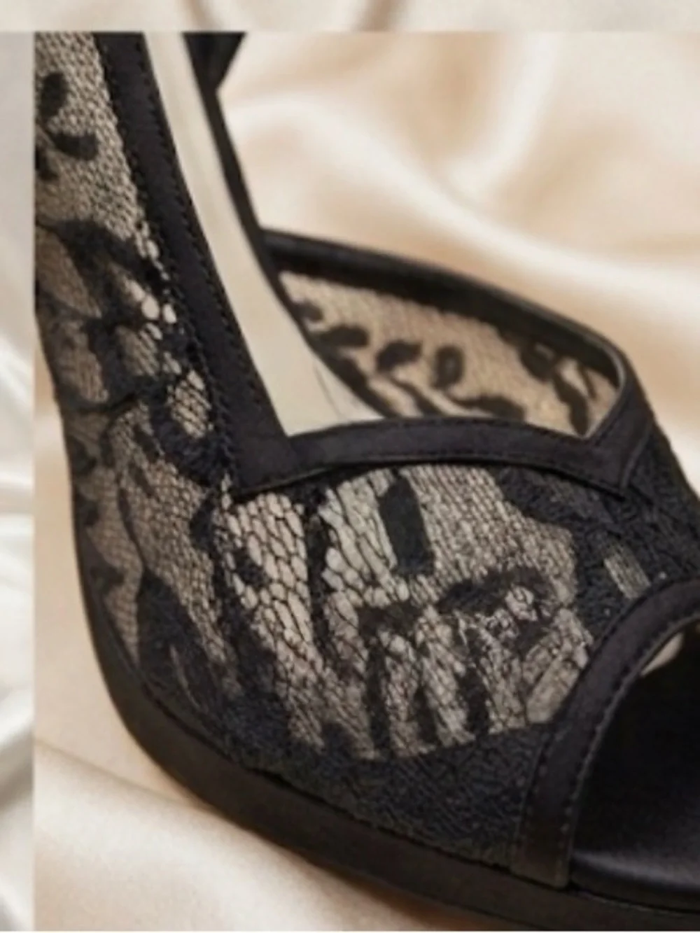 Vintage deadstock Coach and Four Elegant Black Lace Satin Peep Toe  9.5 NWT